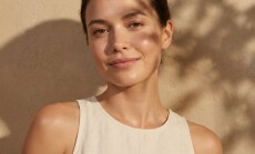 Naturally,Beautiful,Woman,With,Fresh,,Glowing,Skin,,Light,Makeup,,Healthy,