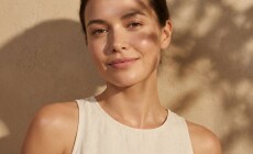 Naturally,Beautiful,Woman,With,Fresh,,Glowing,Skin,,Light,Makeup,,Healthy,