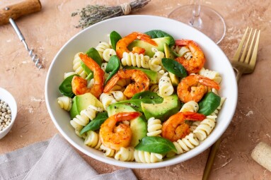 Pasta,Salad,With,Shrimps,,Avocado,And,Spinach.,Healthy,Eating.,Sea