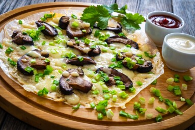 Vietnamese,Pizza,-,Rice,Pepper,Omelet,On,Wooden,Table