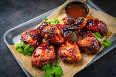 Authentical,Barbecue,Chicken,Drumsticks,With,Hot,Chili,Sauce,As,Marinade