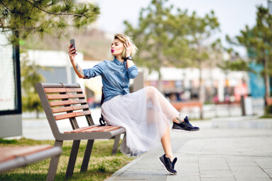 Young,Cute,Blond,Girl,With,Short,Hair,And,Bright,Pink