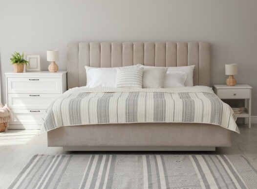 Stylish,Interior,Of,Contemporary,Bedroom,With,Comfortable,Bed