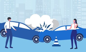 Car,Accident,Concept,,Crashing,Cars,On,The,Street,,Woman,Calling