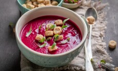 Spicy,Borsch,Soup,With,Croutons,And,Cream.,Cream,Of,Beetroot