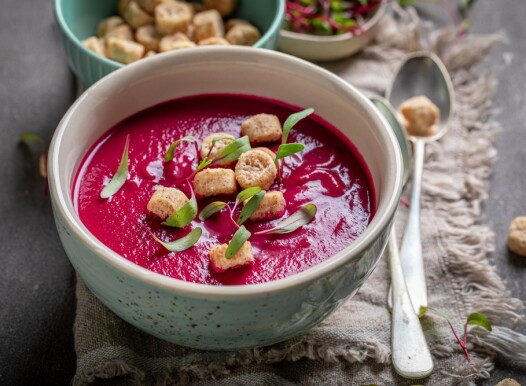 Spicy,Borsch,Soup,With,Croutons,And,Cream.,Cream,Of,Beetroot