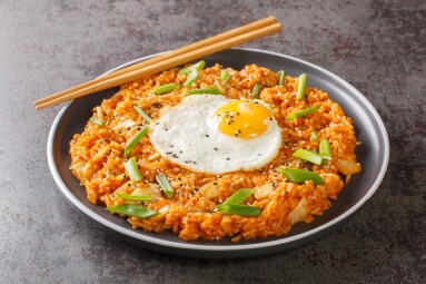 Korean,Kimchi,Fried,Rice,With,Egg,,Green,Onion,And,Sesame