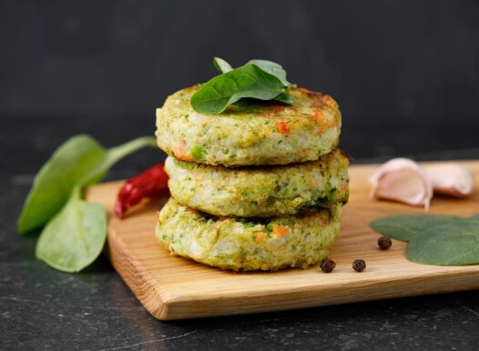 Veggie,Patties,Or,Cutlets,For,Vegan,Burgers,On,Wooden,Cutting