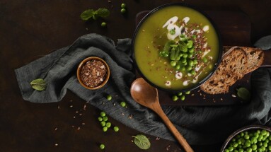 Green,Pea,Soup,With,Linseed,And,Pumpkin,And,Sunflower,Seeds