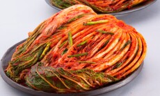 Korean,Kimchi,Traditional,Korean,Kimchi,On,A,White,Background