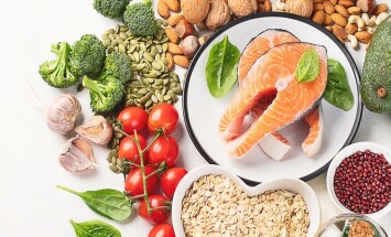 Healthy,Food,For,Heart.,Cholesterol,Diet.,Healthy,Heart,Concept.