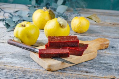 Traditional,Spanish,Dulce,De,Membrillo,As,Fruit,Bread,With,Quince