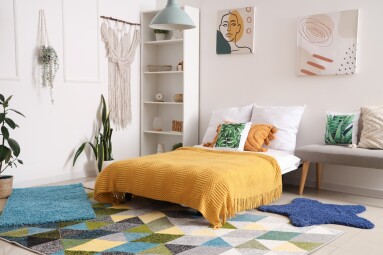 Interior,Of,Stylish,Teenager's,Room,With,Bed,,Shelf,Unit,And