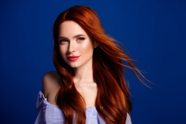 Portrait,Of,A,Gorgeous,Woman,With,Long,Red,Hair,And