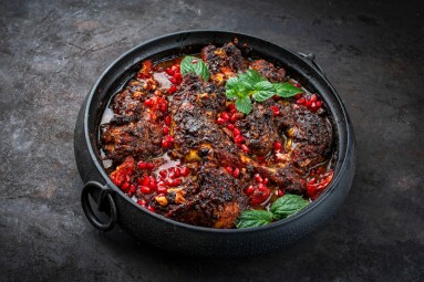 Traditional,Authentic,Persian,Khoresh,Fesenjan,-,Chicken,Stew,With,Walnut