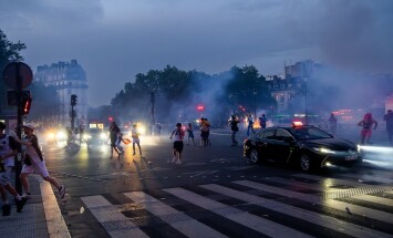 Paris,,France,,Europe,,May,30,2026,,Fans,Flood,The,Streets