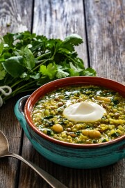 Mediterranean,Barley,Soup,On,Wooden,Table