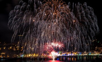 voltordu-fireworks-1222593_1280
